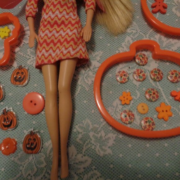 ORANGE CANDY RETRO BARBIE BUTTONS COOKIE CUTTERS SCARF ETC. LOT - Picture 12 of 14